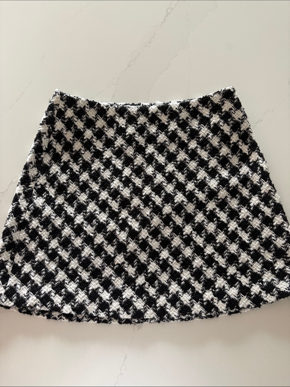 Zara Black & White Houndstooth Tweed Mini Skirt Size Small